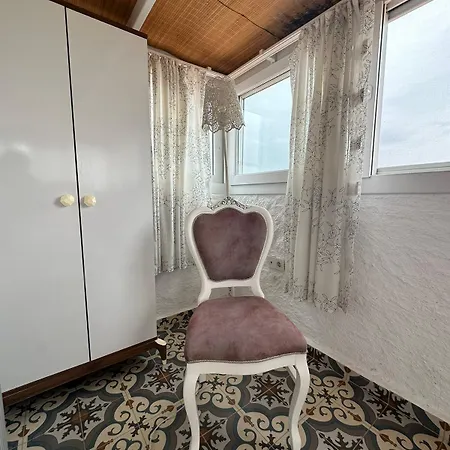 Monat Hacimemis * Alacati