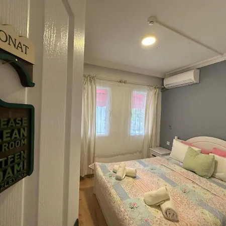 Monat Hacimemis Alaçatı