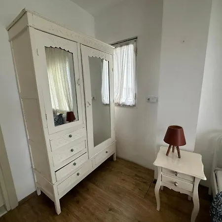 Monat Hacimemis * Alacati