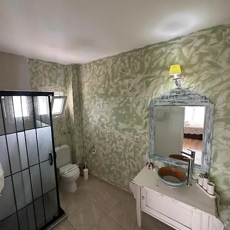 Monat Hacimemis Hotel