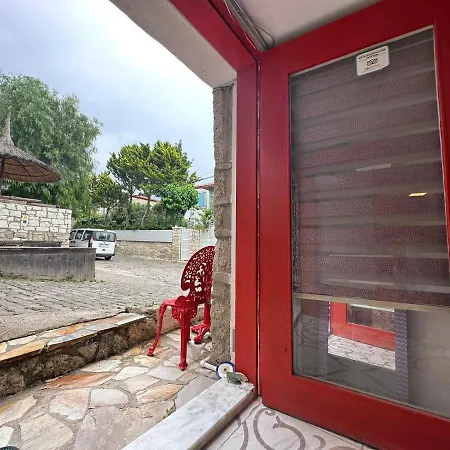 Monat Hacimemis Alacati